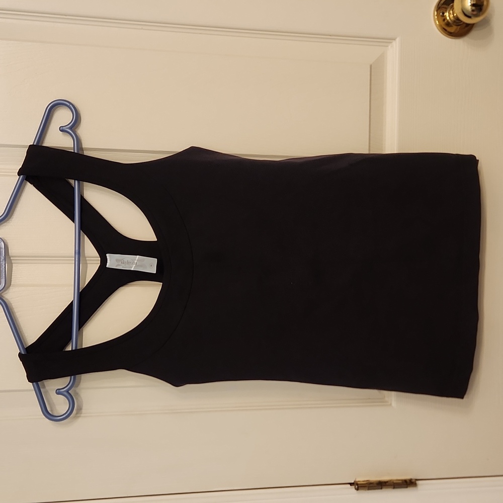 Skyler black Yasmin Racerback Tank Sz M